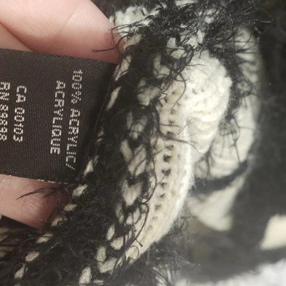 Parkhurst 🇨🇦 Fuzzy Sweater - Picture 6 of 10